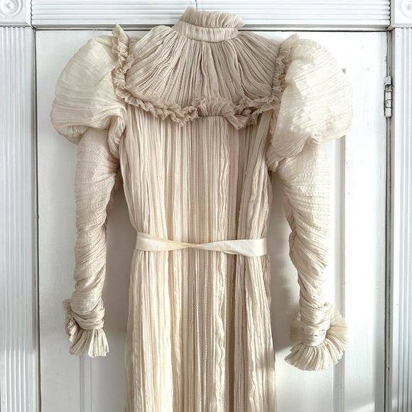 CRIMSON PEAK La Femme en Noir Edith Victorian Gown in Ivory - size medium - NWT - Picture 12 of 12